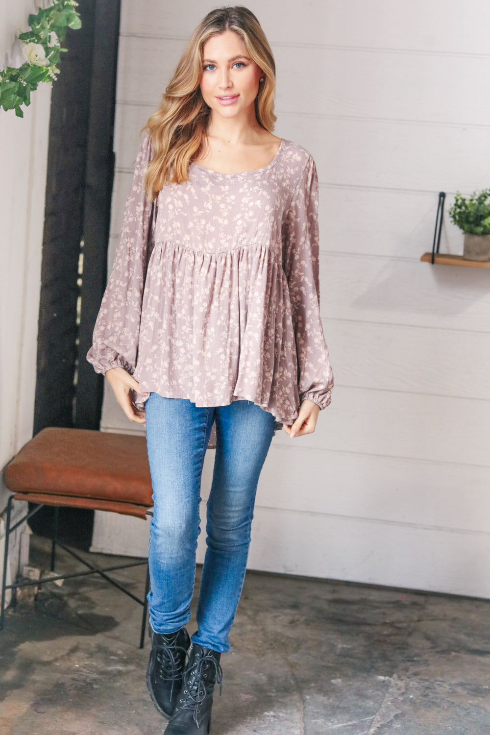 Mauve Crinkle Floral Lace-Up Woven Bubble Sleeve Top