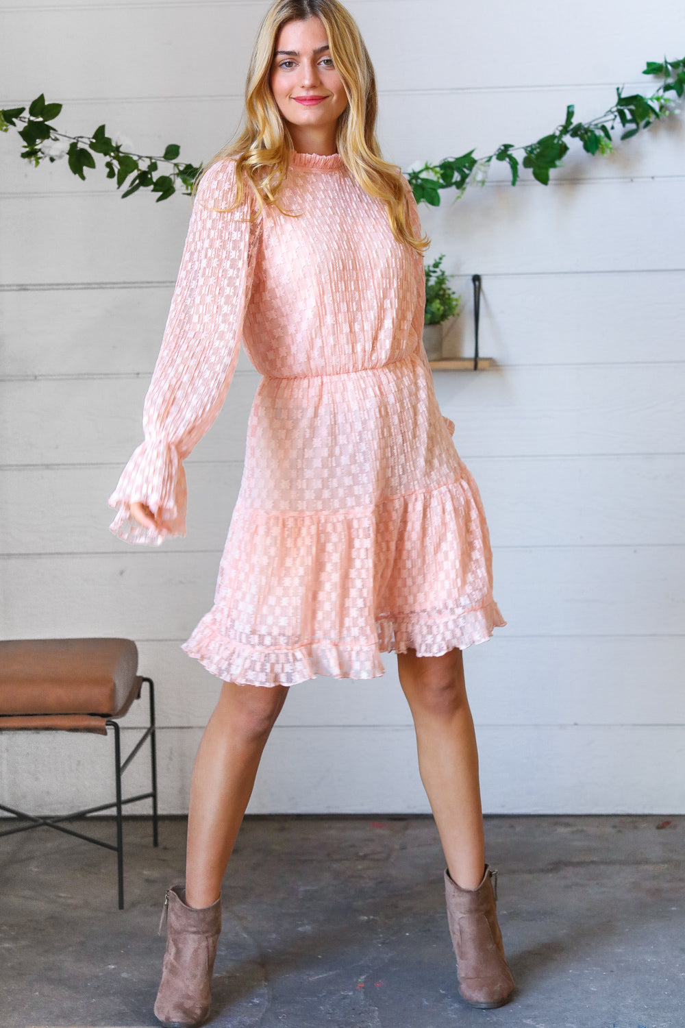 Peach Pleated Lace Bubble Sleeve Lined Dress